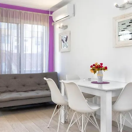 Apartment Sunny 2-bedroom Maisonette & Parking *