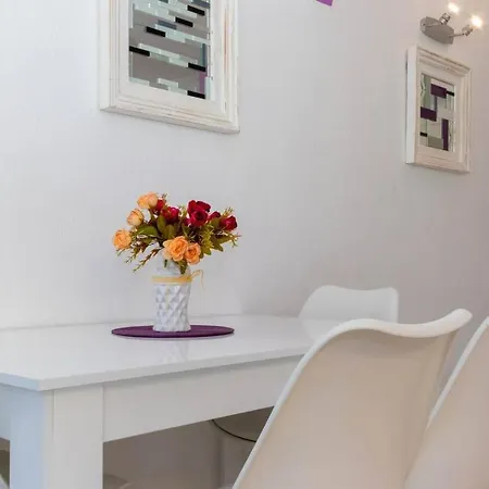 Sunny 2-bedroom Maisonette & Parking * Varna