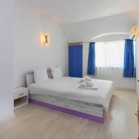 Sunny 2-bedroom Maisonette & Parking Apartment Varna